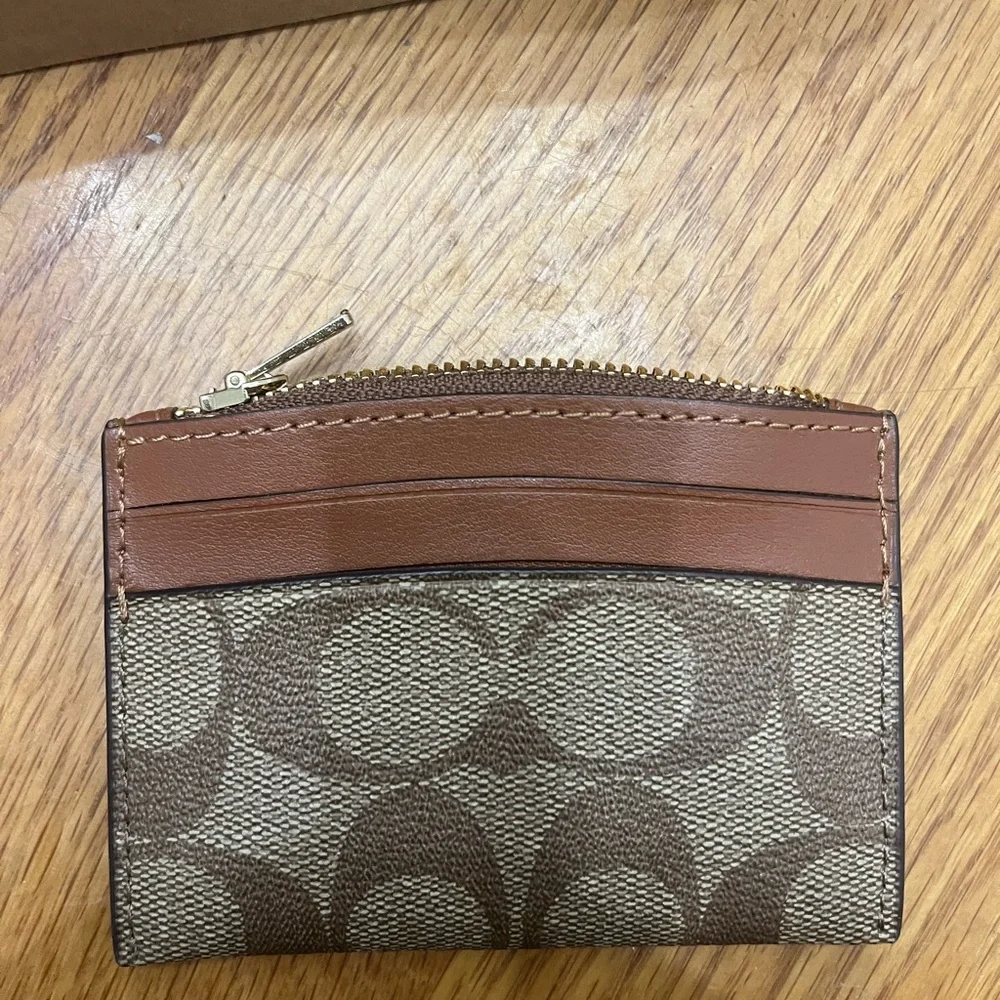 Coach Brown Card Holder NWT - Picture 3 of 5